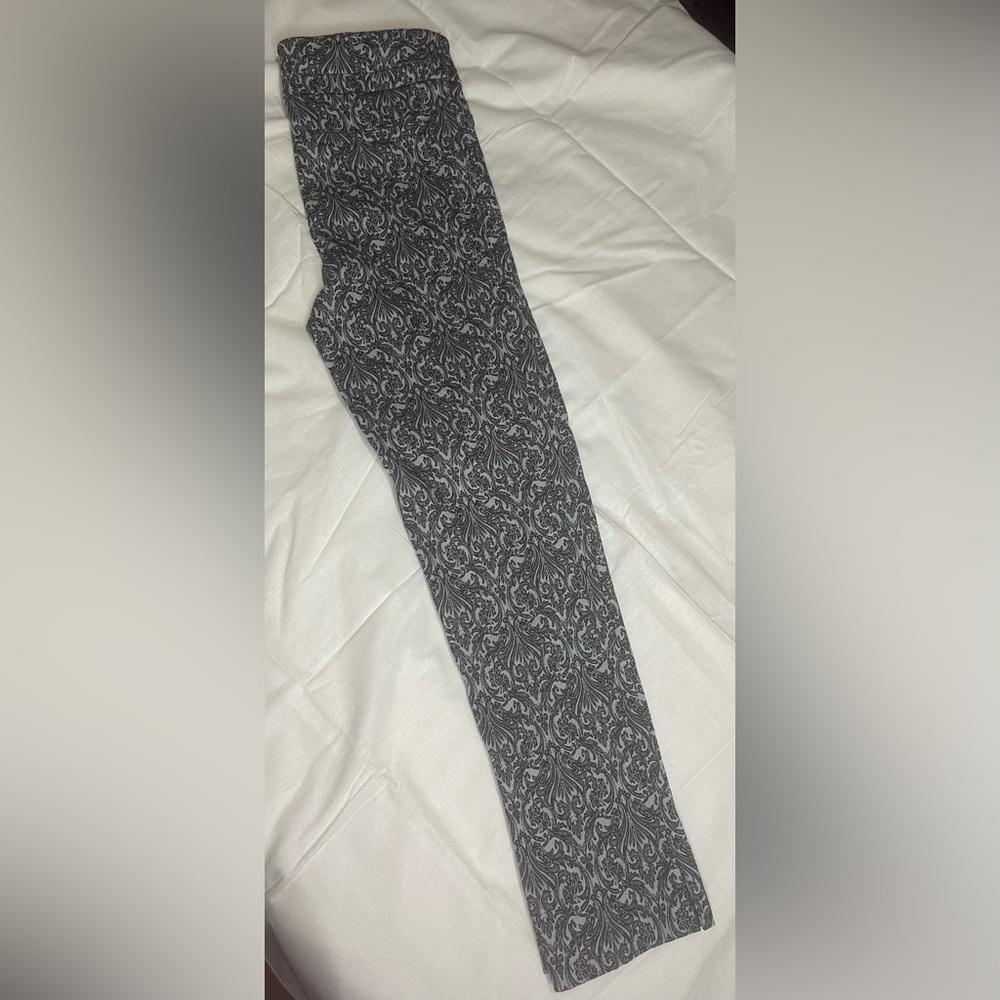 Renuar Black and White Paisley Print Leggings - Size 4